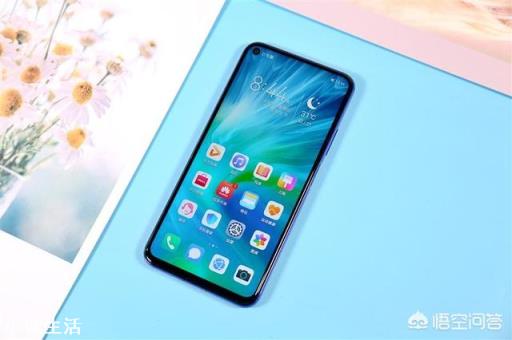 想给家里人买一台新手机，预算1500-2000，有什么推荐？