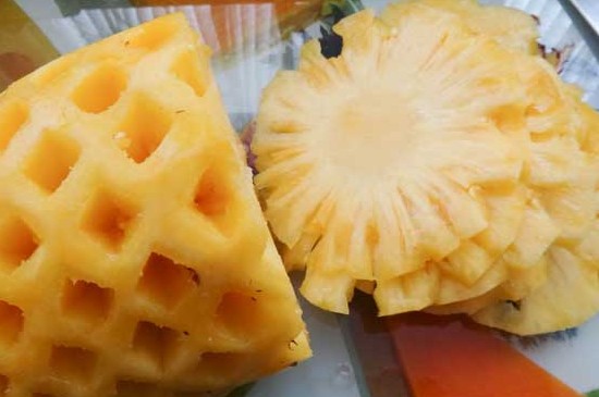 菠蘿怎么削皮