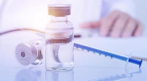 打完新冠疫苗第三天感冒了可以吃药吗?新冠疫苗打完可以摘口罩了吗?