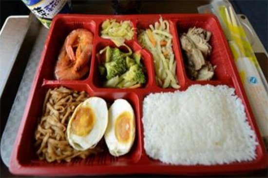商务座有免费餐吗