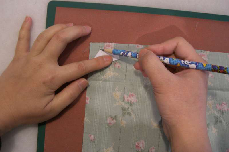 布艺作品手工拼布花型手提包包的手工布艺制作方法