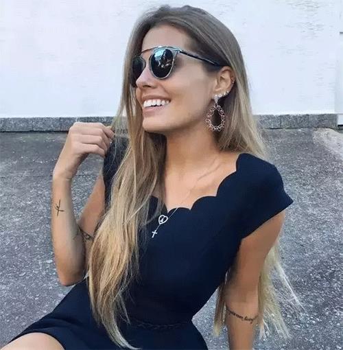 性感身材令人眼前一亮 獨腿美女酷愛健身