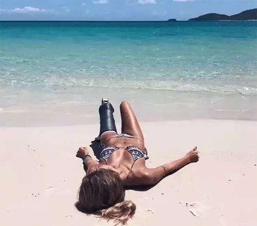 性感身材令人眼前一亮 獨腿美女酷愛健身