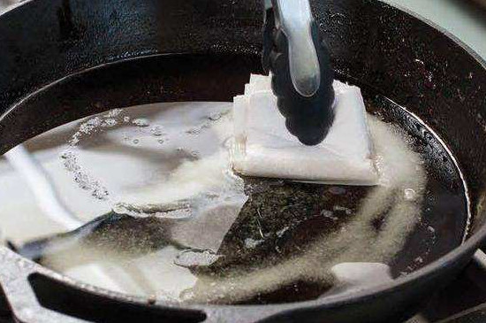 鑄鐵糊底怎么清洗