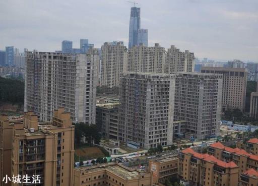 贵阳、昆明买养老房,买医院附近有啥利弊?为啥有人劝别买医区房?