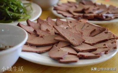 尿酸高的人，吃些什么比较好？