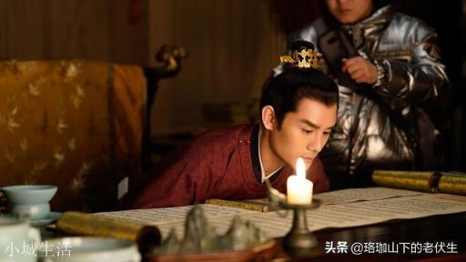为什么《清平乐》里那个皇上幼年的时候有一位中宫之后。后来亲政后又娶了一位皇后。那之前那个呢,你怎么看?