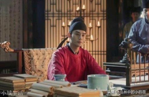 为什么《清平乐》里那个皇上幼年的时候有一位中宫之后。后来亲政后又娶了一位皇后。那之前那个呢,你怎么看?