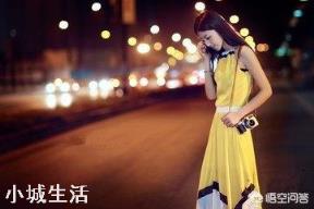 每次拍夜景人像，不开闪光灯人是黑的，开了闪光灯背景是黑的，到底应该怎么拍？