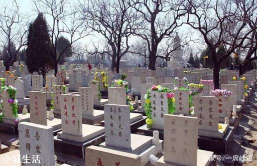 清明节将至，农村人今年还能扫墓祭祖吗？