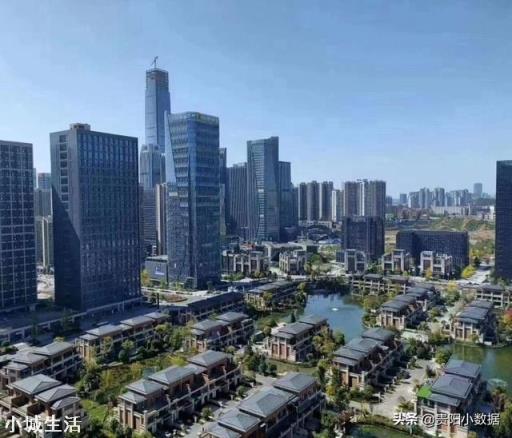 在重庆、贵阳、昆明等二线城市，年入30万达得到中产标准吗？