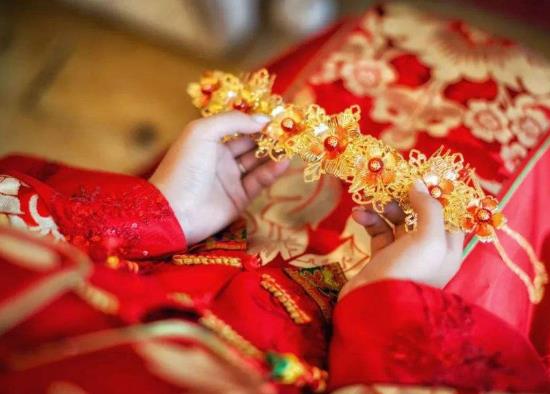 結(jié)婚為什么不能半路下車？為什么結(jié)婚被綁在電線桿上？