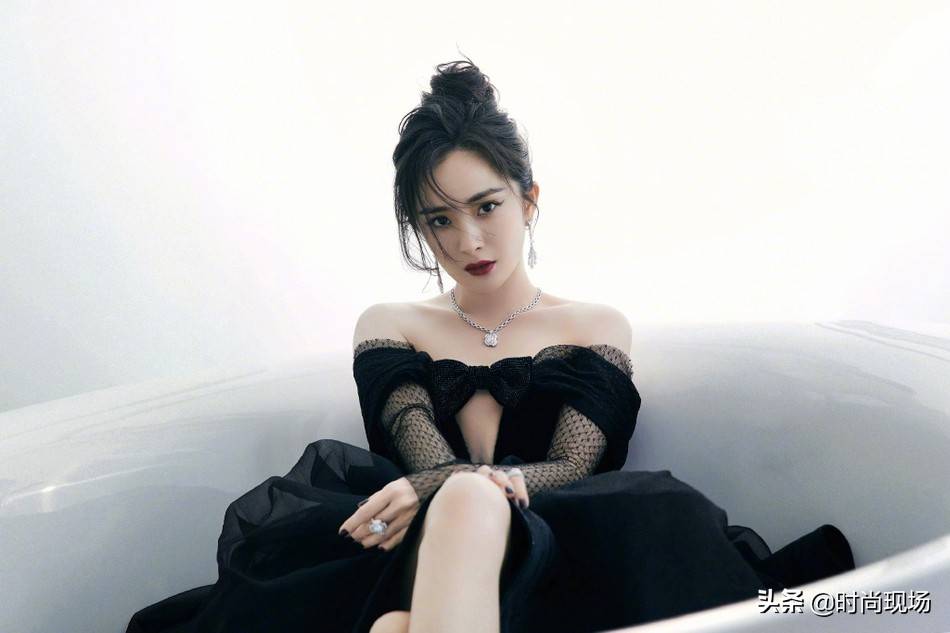 杨幂身穿黑纱透视礼服大秀好身材 杨幂透视装