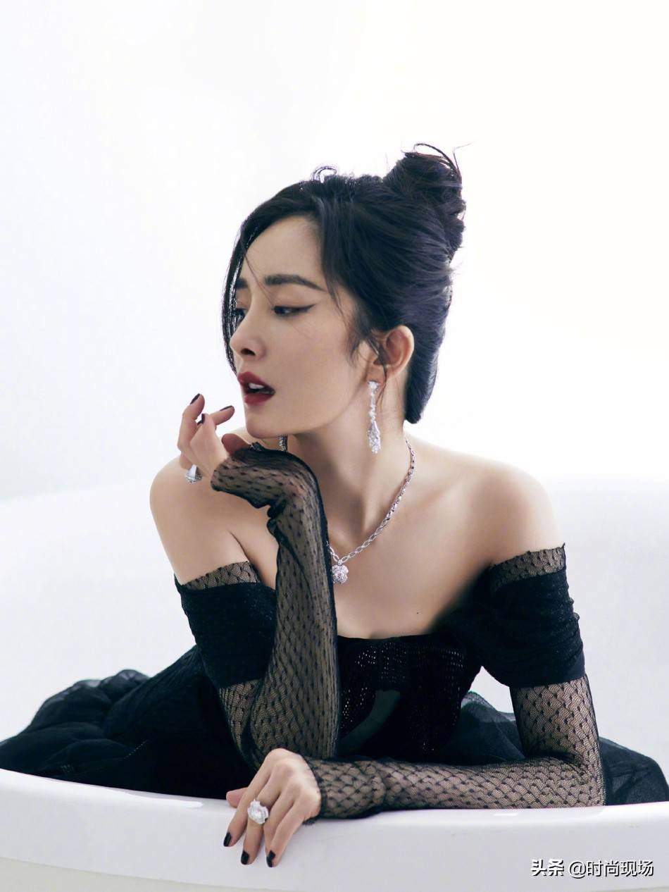 杨幂身穿黑纱透视礼服大秀好身材 杨幂透视装