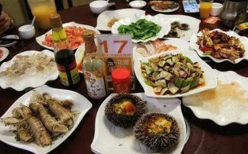 晚上吃撑了怎么补救不变胖 大餐后重了5斤是脂肪吗