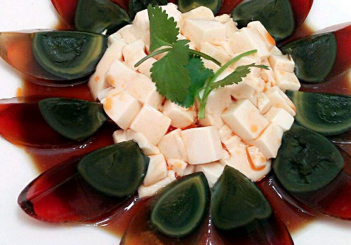 皮蛋喉咙痛能吃吗 哺乳期能吃吗