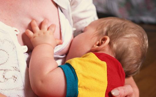 母乳喂养的好处 新生儿母乳喂养方法