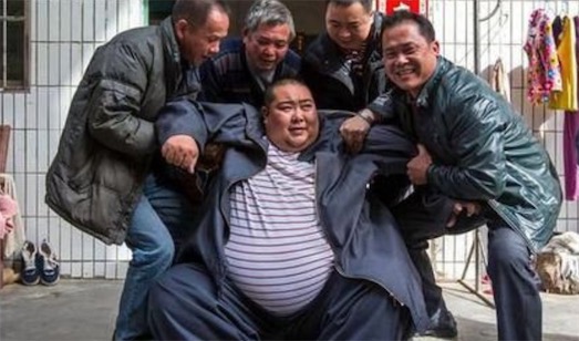 男子结扎后致体重达520斤 中国最胖的人