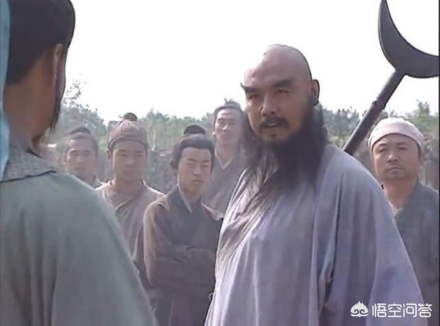 很多人都說武松梁山刀法第一，武松和林沖比武，誰更勝一籌？