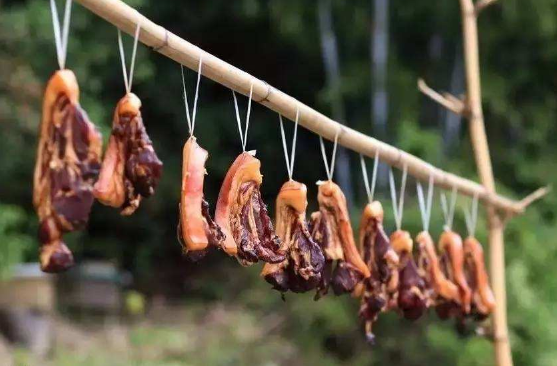 腊肉晒过后怎么处理 晒腊肉怎样防止猫偷吃