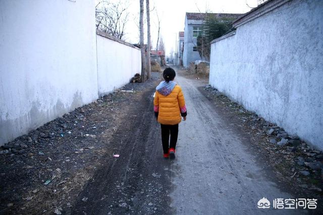我们国家男人比女人多,到底是农村光棍多还是城市光棍多?