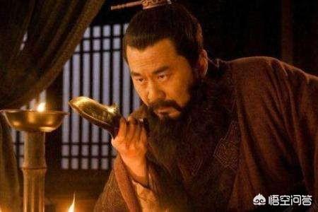 如何以“傾城佳麗”四個字作一首藏頭詩？