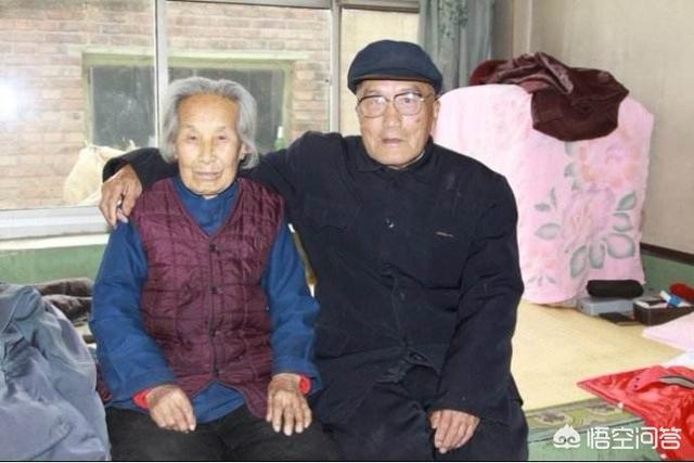 如何用"同床异梦"写诗?