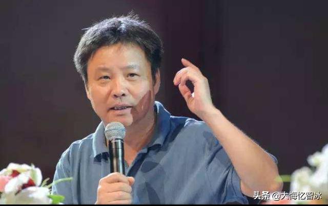 总听说“文学源于现实，而高于现实”，到底该如何理解文学的真实性？