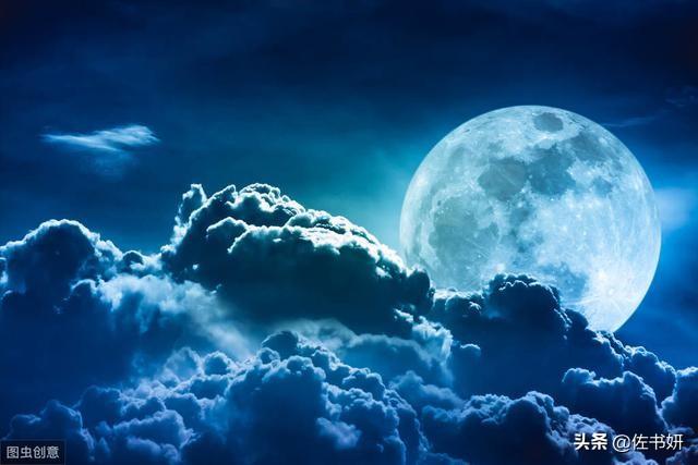 如何理解鲁迅《秋夜》里诸如“枣树”、“天空”等意象的象征意义和全诗的语言特色？