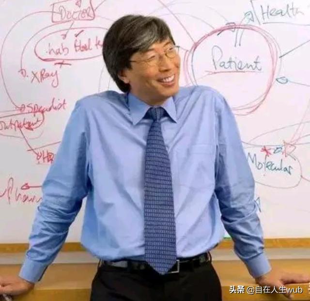 如何看待头条一堆人谴责华人首富黄馨祥入美国籍，捐款美国的事？
