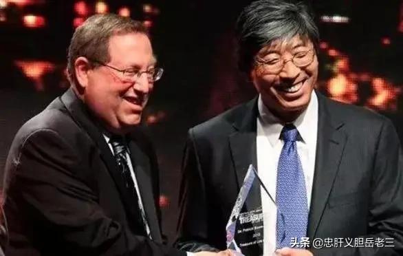 如何看待头条一堆人谴责华人首富黄馨祥入美国籍，捐款美国的事？