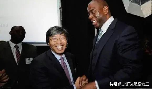 如何看待头条一堆人谴责华人首富黄馨祥入美国籍，捐款美国的事？