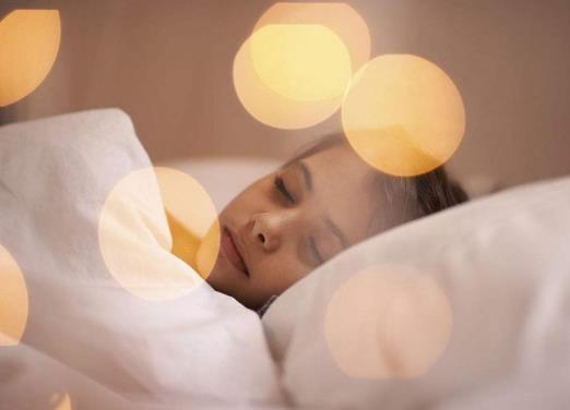 睡眠時間長好還是深度睡眠好？睡眠淺怎么改善睡眠？