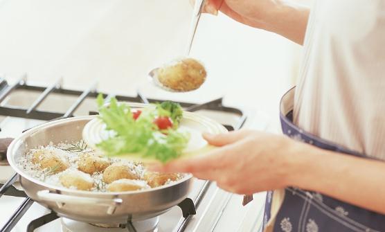 留住食物營(yíng)養(yǎng)的妙招 錯(cuò)誤的烹調(diào)方法食物營(yíng)養(yǎng)會(huì)流失