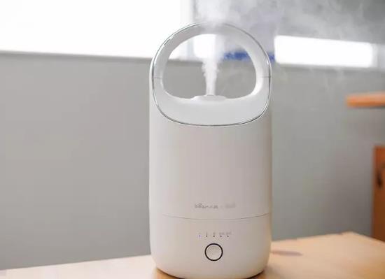 加湿器买大的好还是小的好?加湿器灯一直闪烁怎么回事?