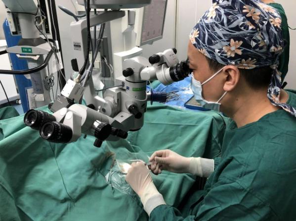 武汉普瑞眼科医院白内障专科燕涛：守护指尖上的光明