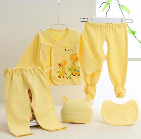 宝宝衣服上有霉点怎么洗掉?宝宝衣服发霉了还能穿吗