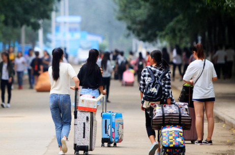 大学报到最晚可以晚几天 2021大学开学第一天干什么