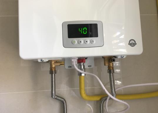 燃氣熱水器選13L的好還是16L的好？熱水器被雨水倒灌怎么解決