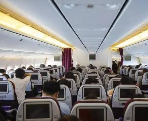 飛機最后三排為什么不能坐？飛機坐第幾排位置好？