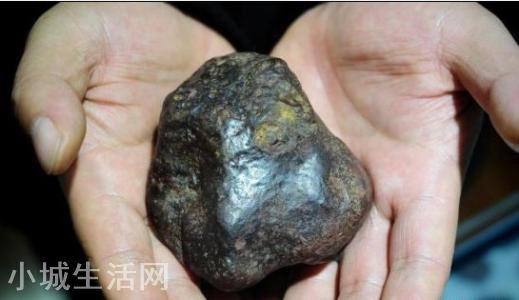 价值60亿天价奇石是阴阳石还是鸡血石?