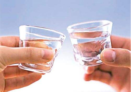 白酒和啤酒哪個更傷身 哪個更容易發胖