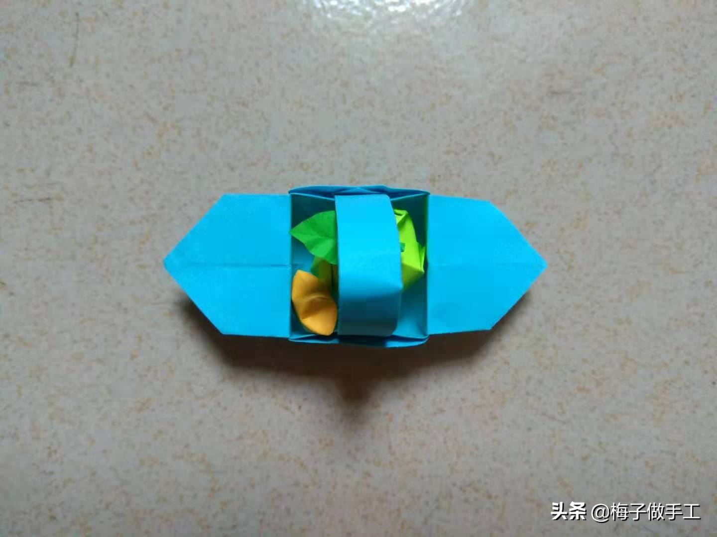 用一张纸折简单花篮 花篮的折法