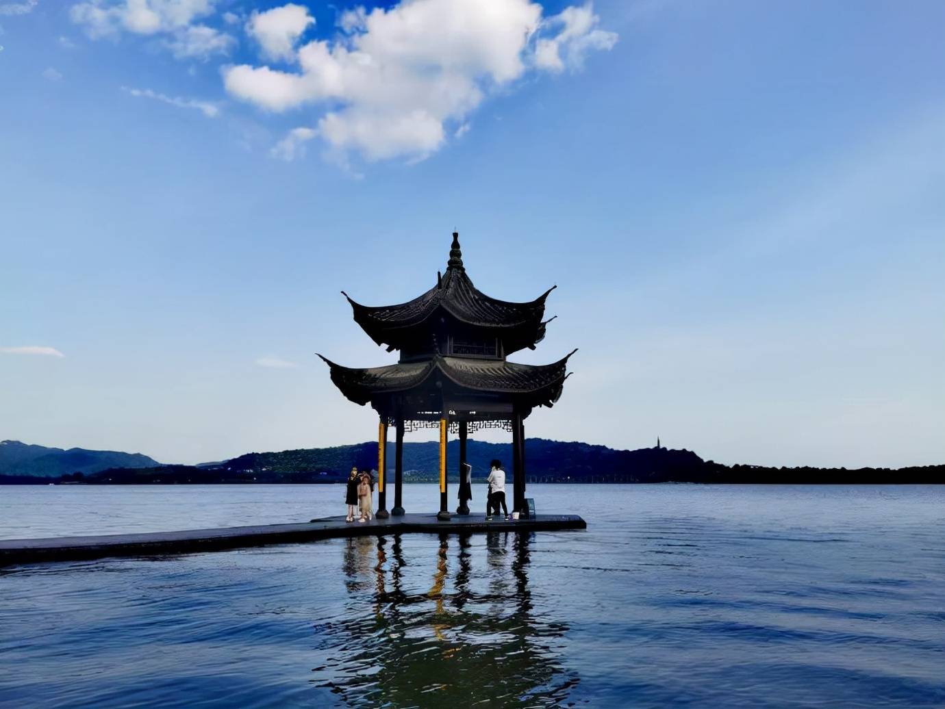 去杭州玩一天怎么安排 杭州有哪些旅游景点
