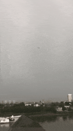 伦敦一飞机被3道雷电击中,为什么能继续飞行?飞机避雷原理是什么?