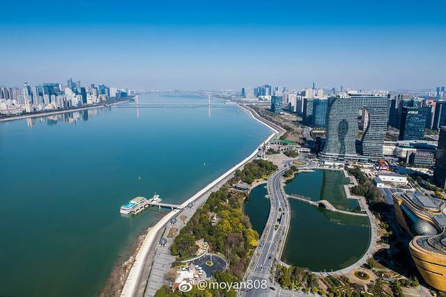 杭州湾为什么没有像长江出海口一样淤土成陆？
