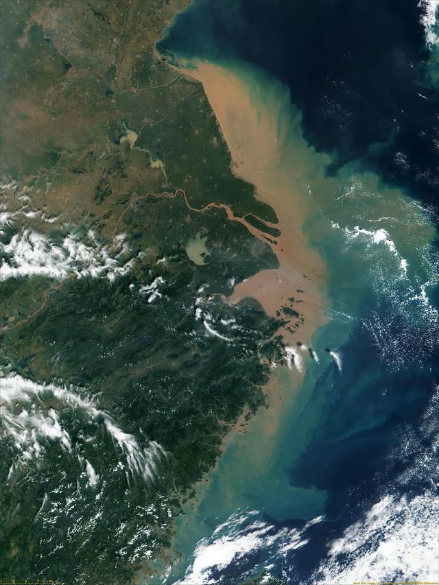 杭州湾为什么没有像长江出海口一样淤土成陆？