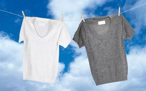 夏天洗衣机使用时的注意事项 夏天衣服上的汗渍味如何去掉