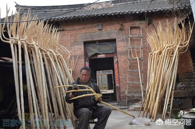 以前的老农常说“杈头有火，锄头有水”，是什么意思？