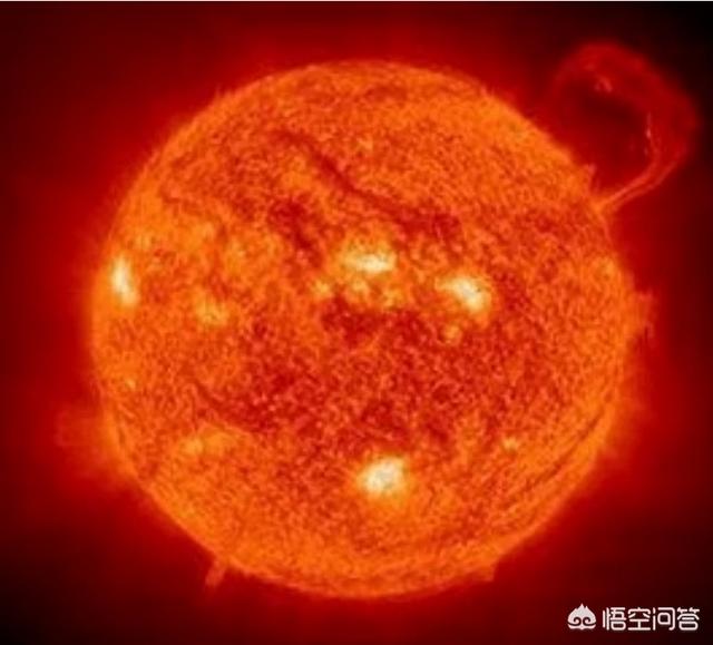 如果把地球的寿命压缩为一年的话，那么人一辈子的时间在这一年有多长时间？